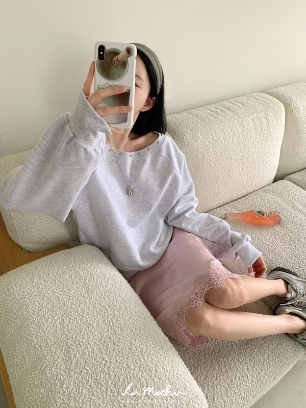 鉚釘滾邊斜肩棉質上衣